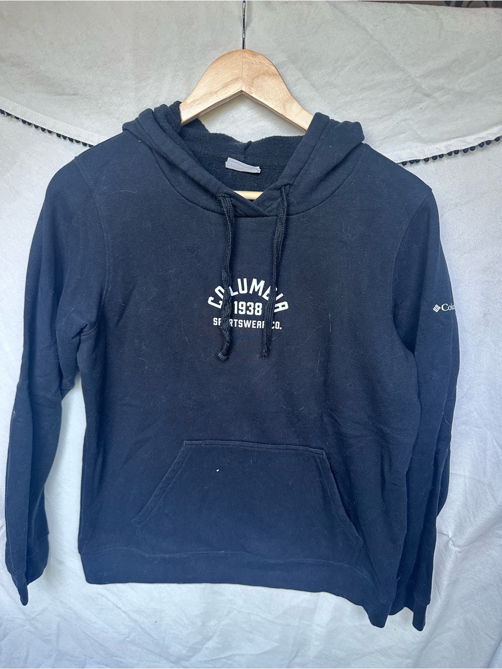 Columbia Black Crewneck Hoodie with Front Pocket